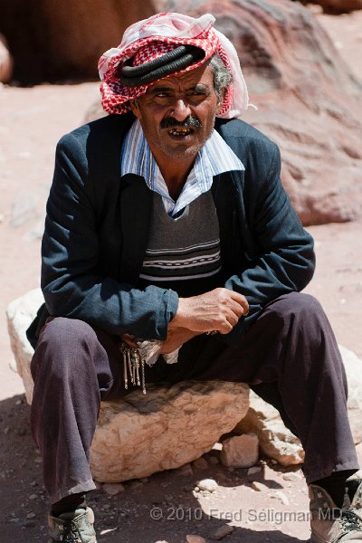 20100412_133129 D300.jpg - Local bedoin, Petra, Jordan